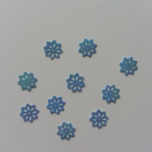 Lot de 10 sequins fleurs 10 mm bleu 