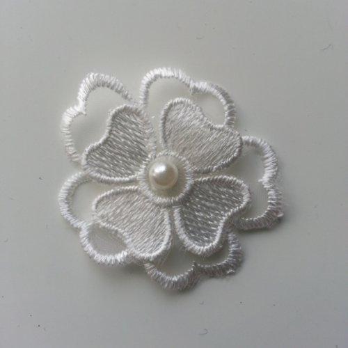 Double fleur en dentelle blanche perle 45mm