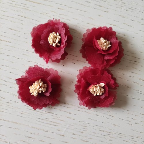Petite fleur en organza avec pistils 30mm bordeaux