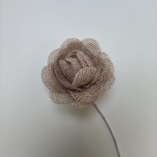 Fleur artificielle en toile de jute beige 5m sur tige