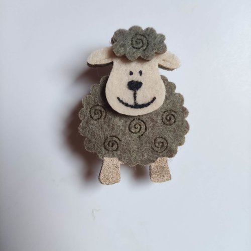 Mouton en feutrine 4*5cm marron