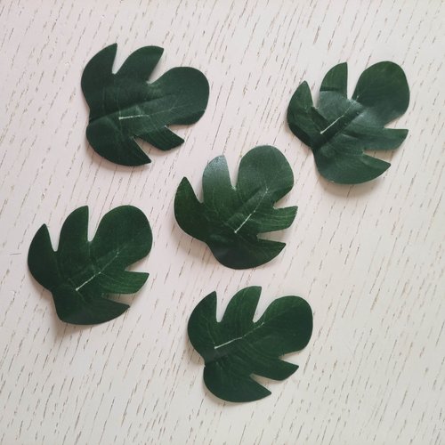 Lot de 5 feuilles artificielles vertes 5cm