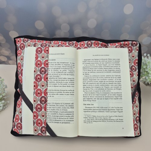 Coussin de lecture personnalisé brodé – support livre mains libres – coussin repose livre – cadeau lecteur