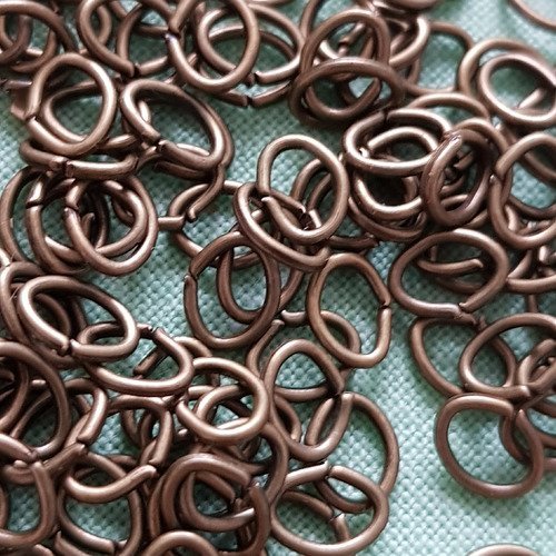 Lot de 50 anneaux de jonction coloris bronze antique.
