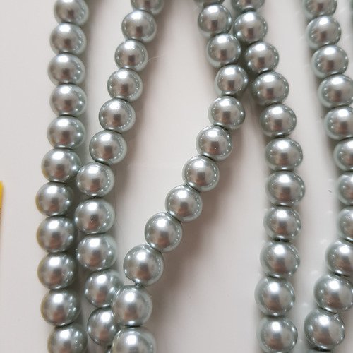 Lot de 30 perles en verre grises 8mm.
