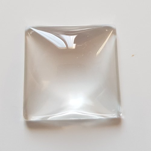 Cabochon en verre carré 25mmx25mm.
