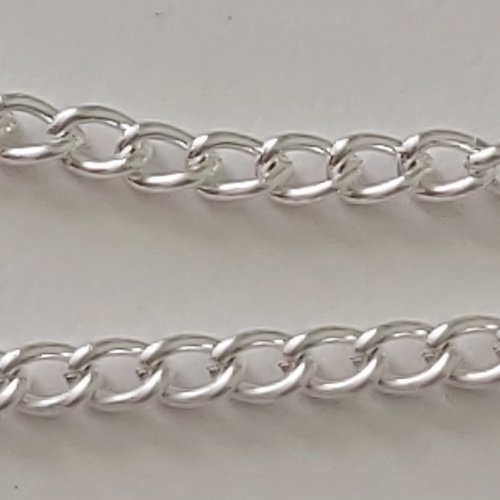 Chaine argentée maille cheval ouvert 4mmx3mm.