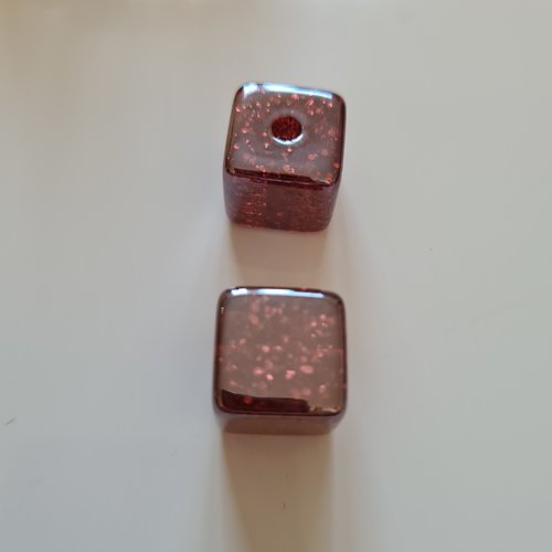 Perle cube acrylique rouge