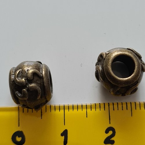 Lot de 9 perles gros trou bronze antique