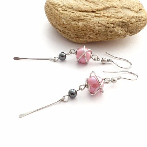 Boucles d'oreilles roses, céramique hématite et acier inoxydable (bo31)