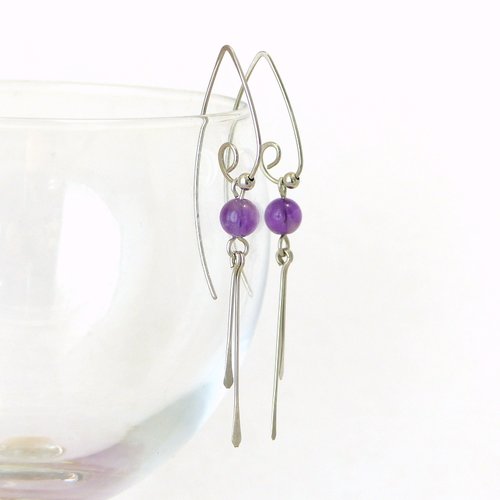 Boucles d'oreille grands crochets volute, améthyste et acier chirurgical (bo63)