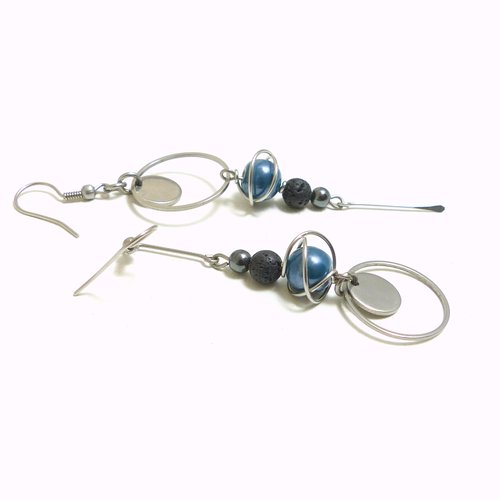 Boucles d'oreilles noir bleu nuit dépareillées asymétriques céramique lave hématite et acier inoxydable