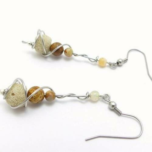 Boucles d'oreilles beiges pierres naturelles (bo3)