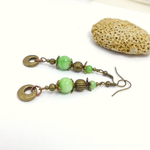 Boucles d'oreille jade vert, métal couleur bronze (d6)