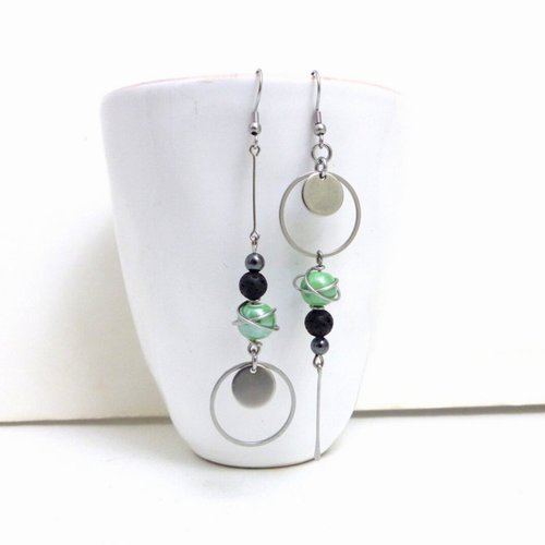 Boucles d'oreilles, longues, vert, dépareillées asymétriques céramique lave hématite et acier inoxydable