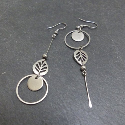 Boucles d'oreilles longues inversées asymétriques en acier inoxydable