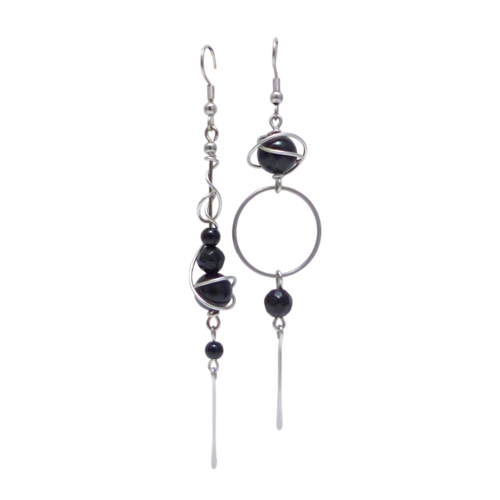 Boucles d'oreilles longues dépareillées asymétriques, obsidienne, verre facetté et acier inoxydable