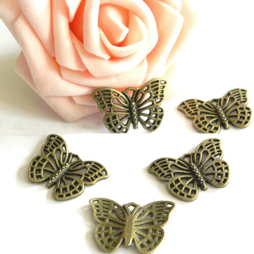 Breloque papillon bronze, pendentif papillon stylisé, breloque papillon ajouré, breloque papillon, papillon bronze, papillon ajouré,