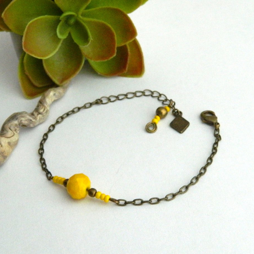 Bracelet perles jaune, chaîne laiton bronze, idée cadeau