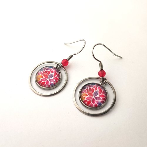 Boucles d'oreilles colorées, motifs feuilles