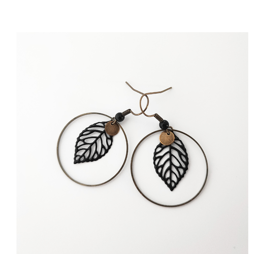 Boucles d'oreilles feuilles noires