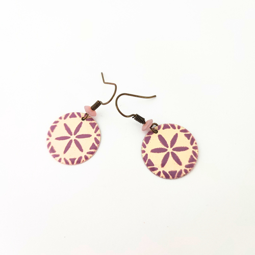 Boucles d'oreilles motif mauve