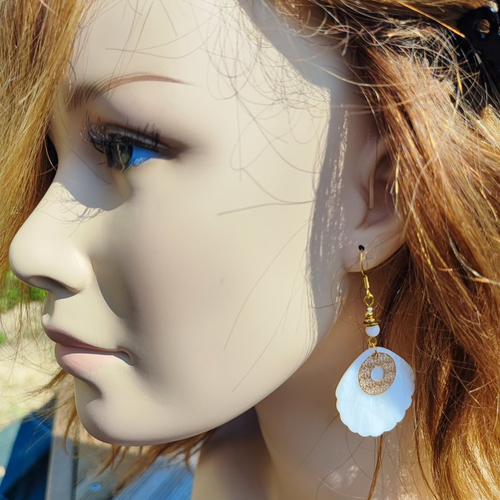 Boucles d'oreilles nacre, blanc et doré, mariage