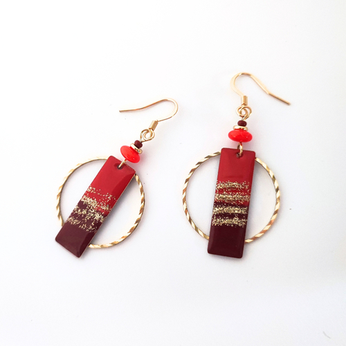 Boucles d'oreilles originales et festives, rouge et doré