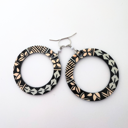 Boucles d'oreilles acryliques, motifs tribal