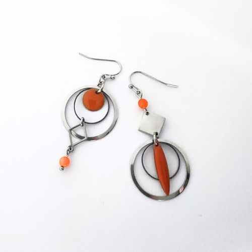 Boucles d'oreilles asymétriques, jaune moutard et acier inoxydable