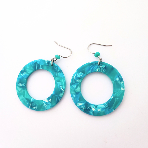 Boucles d’oreilles bleu turquoise en acétate – perles assorties & acier inoxydable