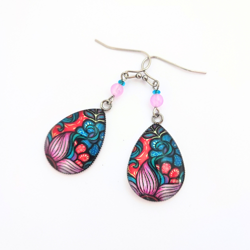 Boucles d'oreilles gouttes, motif fleuri, cabochons colorés