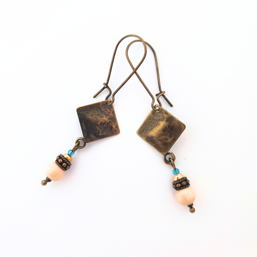 Boucles d'oreilles perles beige, bijou bohème, idée cadeau