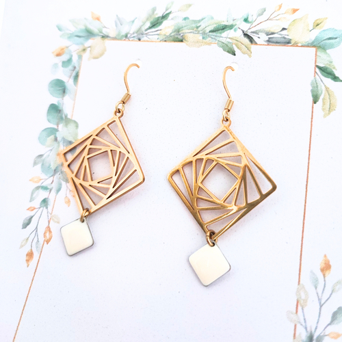 Boucles d'oreilles géométriques bronze et blanc, bijou original et élégant