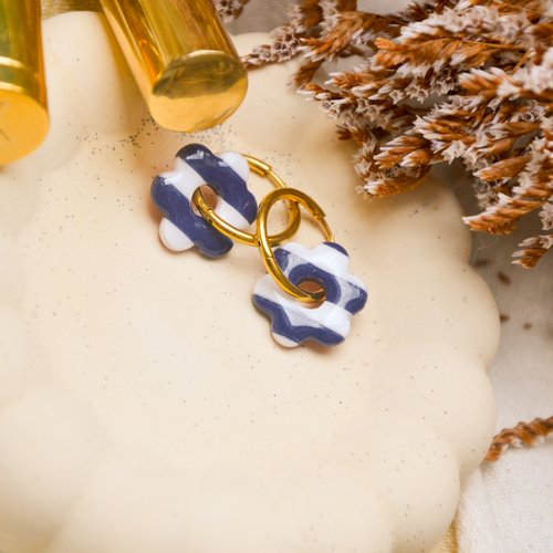 Créoles marine vichy — boucles d'oreilles faites main