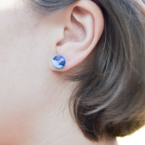 Les écume — puces d’oreilles bleu océan et doré – bijou discret fait main