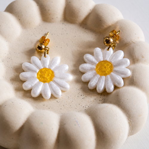 Boucles d’oreilles marguerite blanche