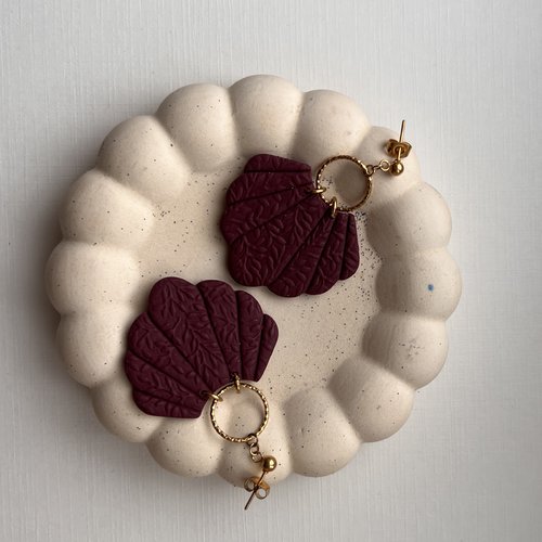 Boucles d'oreilles éventail texturé prune