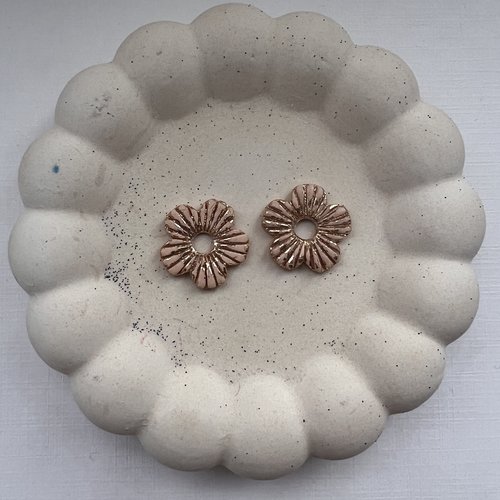 Pampille fleur champagne feuille d'or (vendue seule)