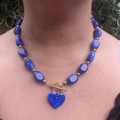 Collier perles bleues & pendentif cœur pailleté