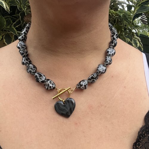 Collier perles léopard & pendentif cœur zébré