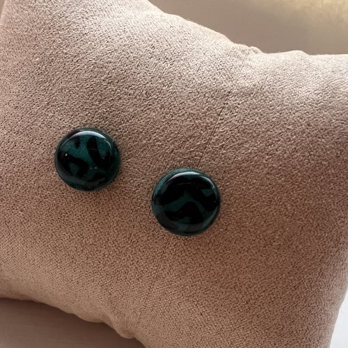 Puces d'oreilles rondes léopard vert émeraude