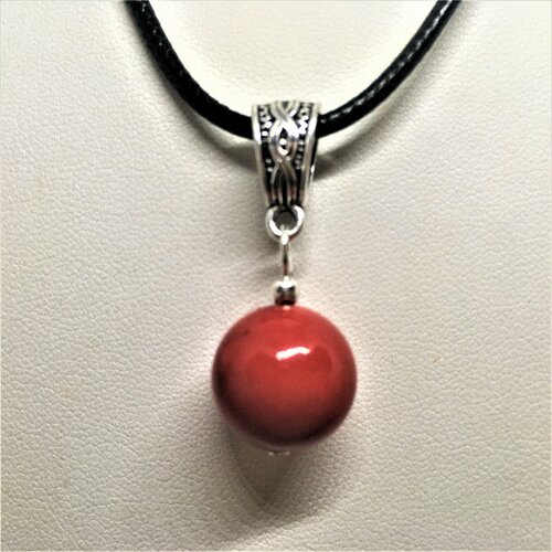 Corail rouge 14mm pendentif sur cordon noir ou rouge 45/50cm homme femme