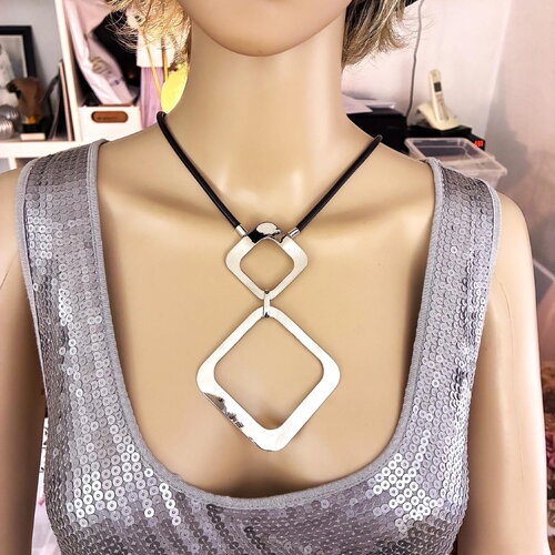 Pendentif original en métal argenté sur collier/sautoir cordon épais noir 68/73 cm bijou femme
