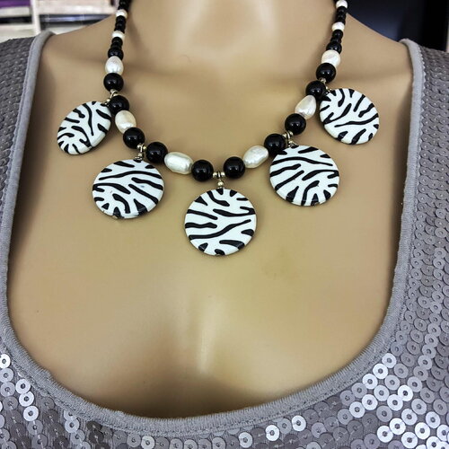Collier onyx noir, céramique, perles de culture, création originale 50 cm bijou femme