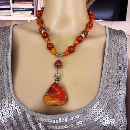 Collier avec pendentif pierre en agate orange marbrée 47 cm bijou femme