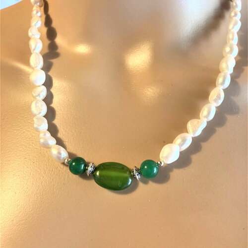 Collier jade vert et perles de culture blanches baroques 49 cm bijou femme