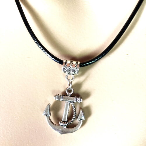 Pendentif ancre de marine en métal argenté  sur collier cordon en coton noir 40/45 cm bijou homme femme