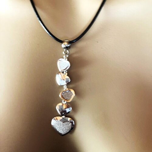 Pendentif élégant sur collier cordon en coton ciré noir 45/50 cm bijou femme