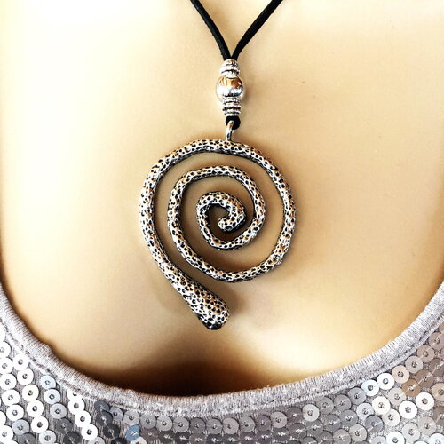 Pendentif original en métal sur collier/sautoir réglable cordon en velours noir 110 cm bijou femme